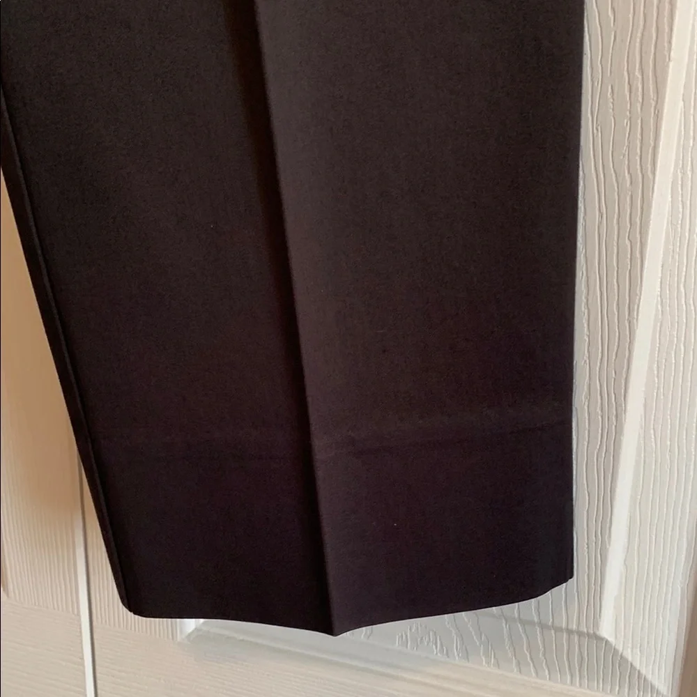 Talbots Black Capris with Smooth Woven Fabric - Picture 4 of 11